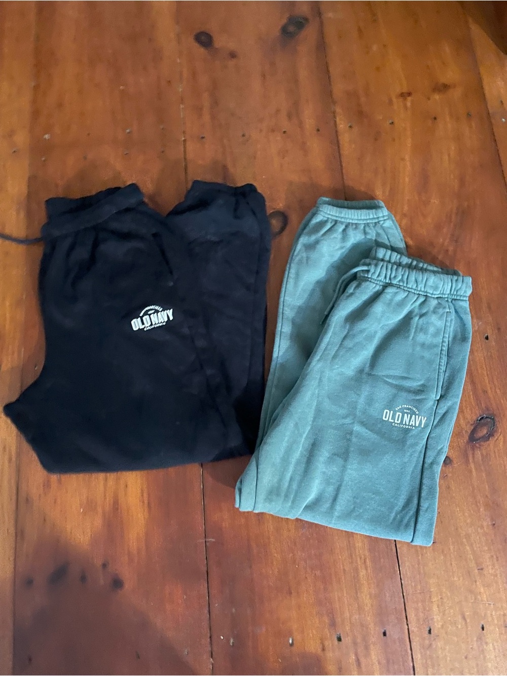 Old Navy Womens
Sweatpants in Black and Green-Blue